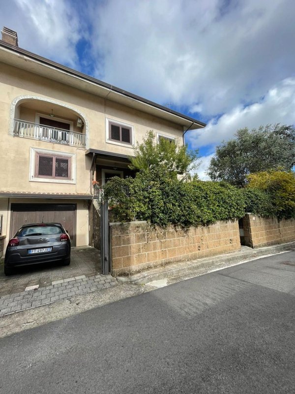 casa indipendente in vendita ad Avellino