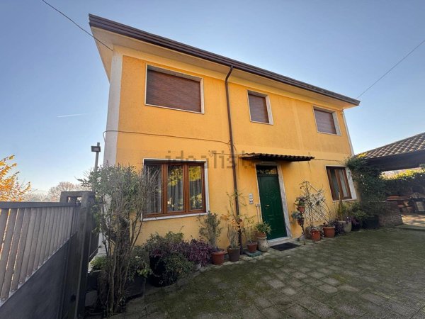 casa indipendente in vendita ad Avellino
