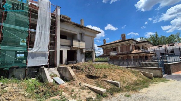 casa indipendente in vendita ad Avellino