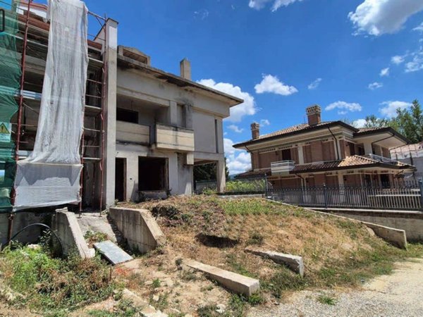 casa indipendente in vendita ad Avellino in zona Picarelli