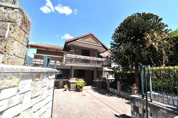 casa indipendente in vendita ad Avellino in zona Centro Città