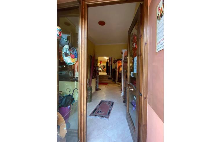 negozio in vendita ad Avellino