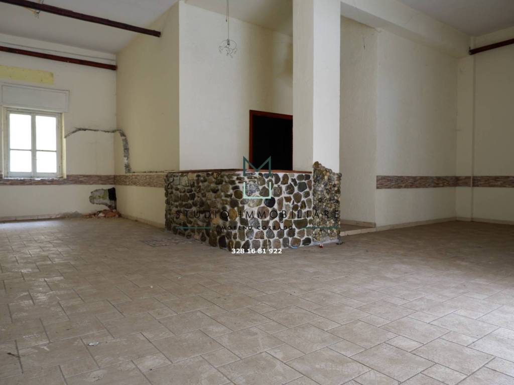 negozio in vendita ad Avellino