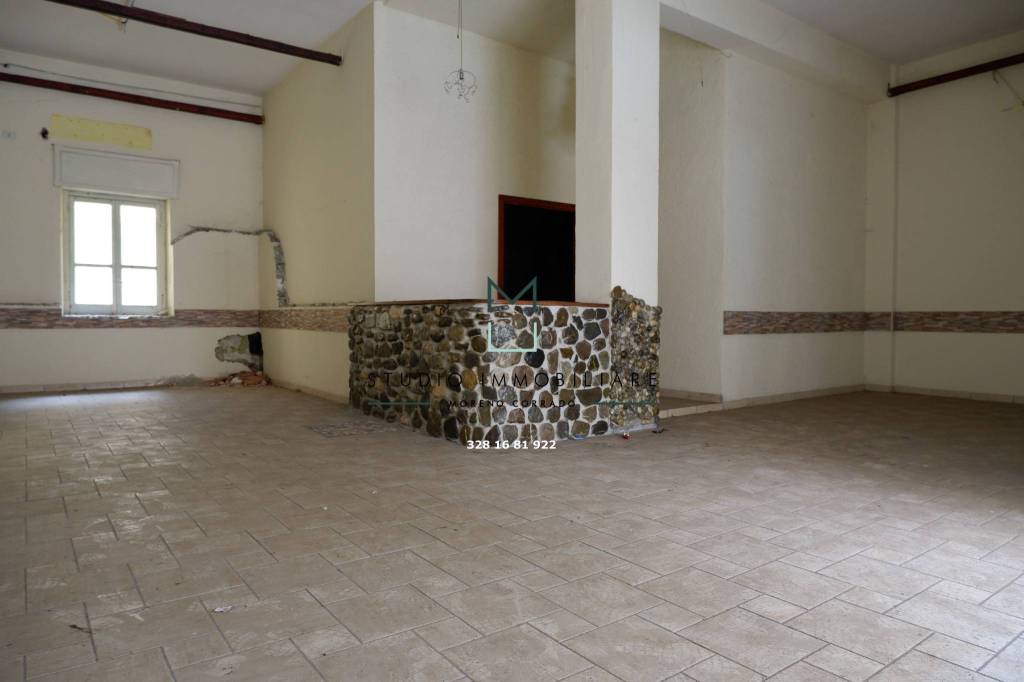 negozio in vendita ad Avellino