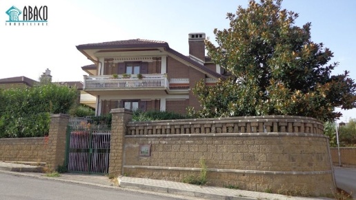 casa indipendente in vendita ad Avellino