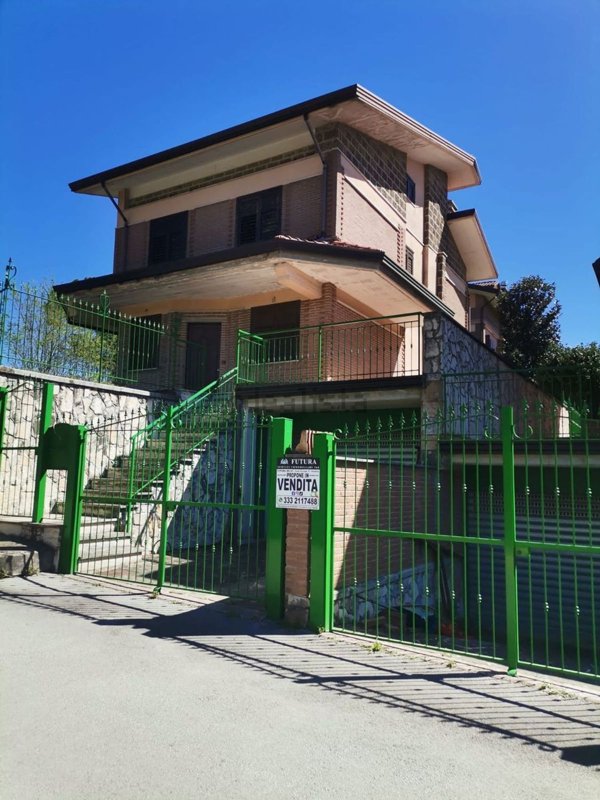 casa indipendente in vendita ad Avellino