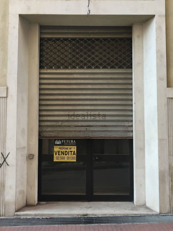 locale commerciale in vendita ad Avellino