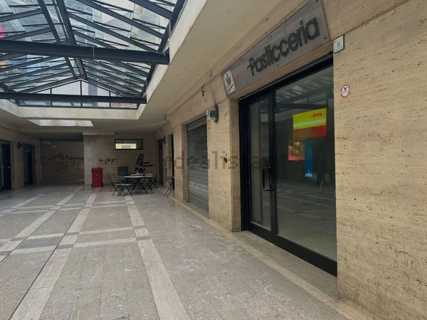 locale commerciale in vendita ad Avellino