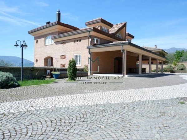 casa indipendente in vendita ad Avellino in zona Picarelli