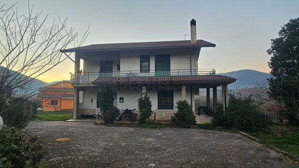casa indipendente in vendita ad Avellino
