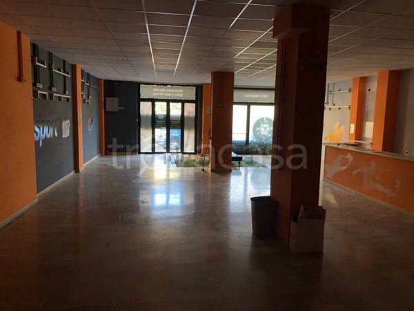 locale commerciale in vendita ad Avellino