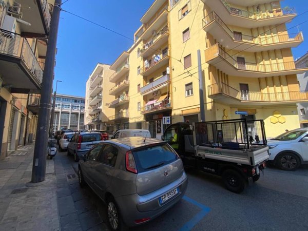 negozio in vendita ad Avellino