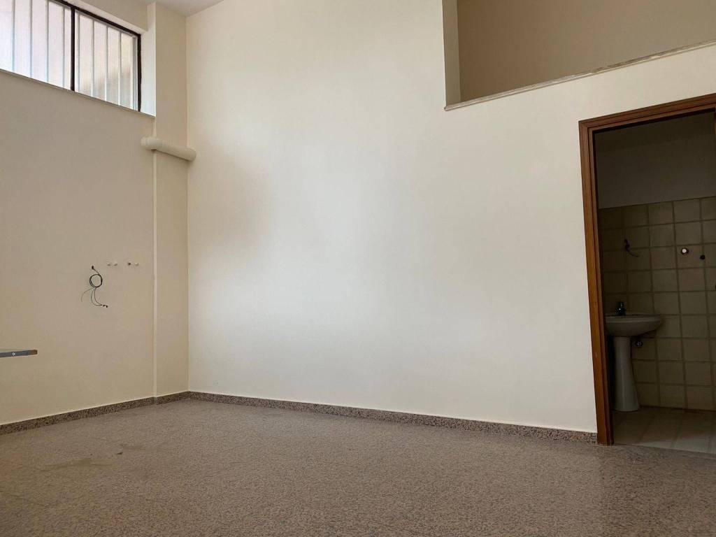 negozio in vendita ad Avellino