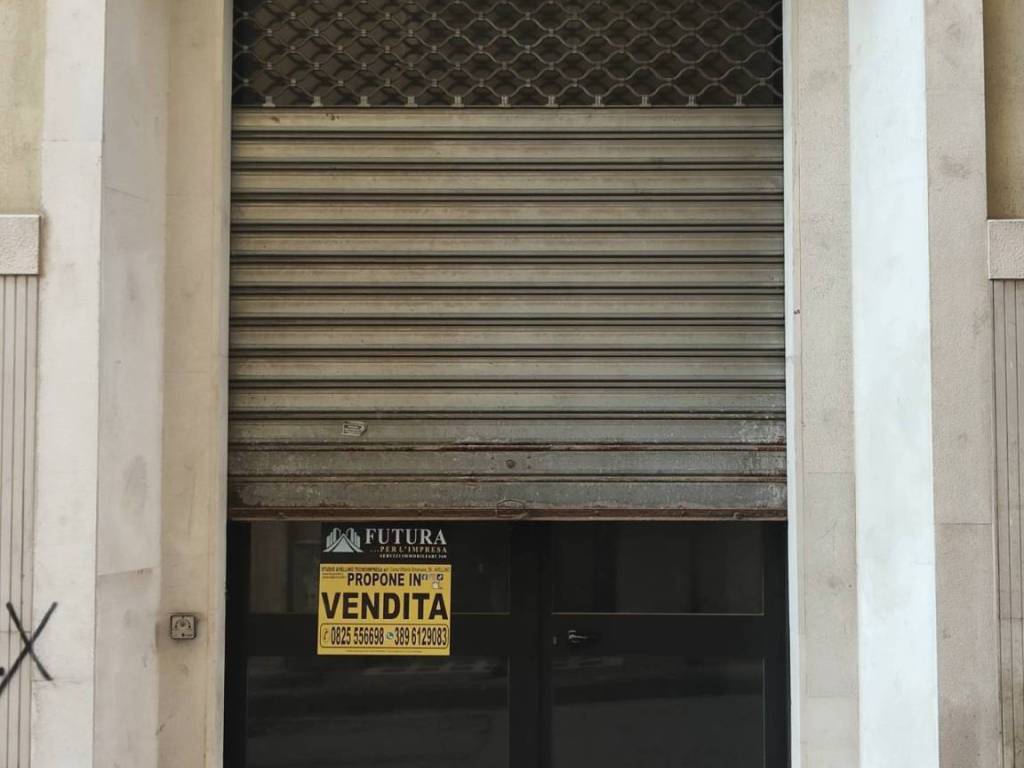 negozio in vendita ad Avellino