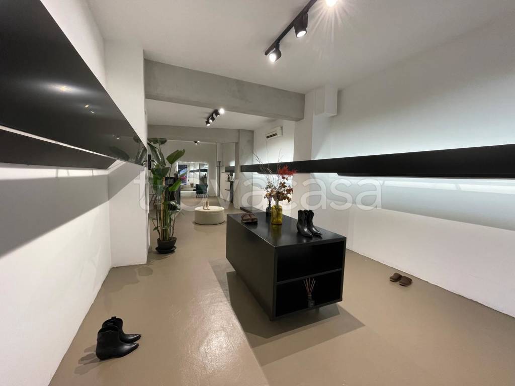 negozio in vendita ad Avellino