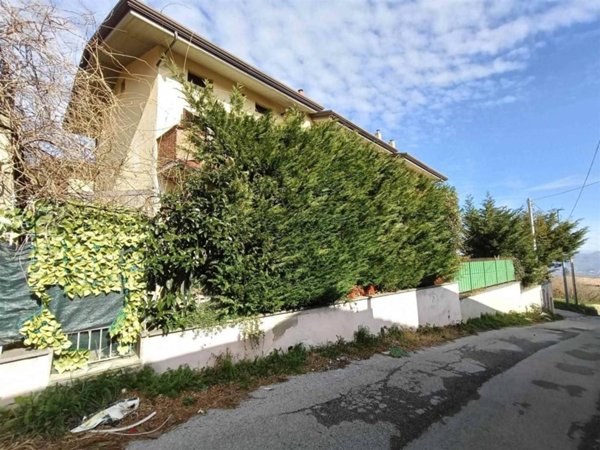 casa indipendente in vendita ad Avellino in zona Centro Città