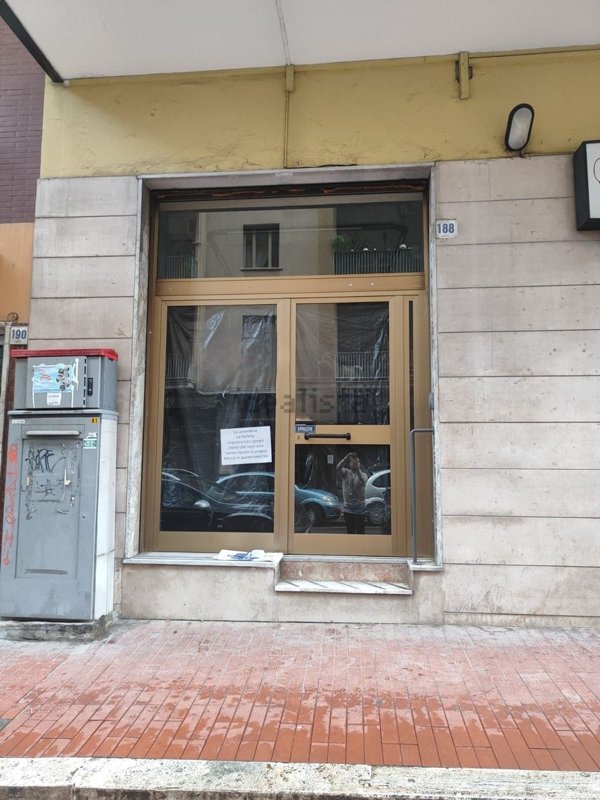 locale commerciale in vendita ad Avellino