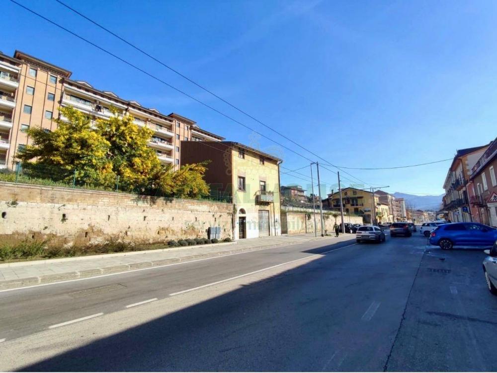 casa indipendente in vendita ad Avellino