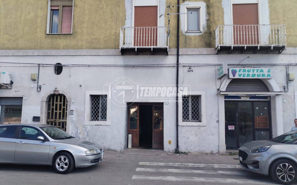 negozio in vendita ad Avellino in zona Centro Città