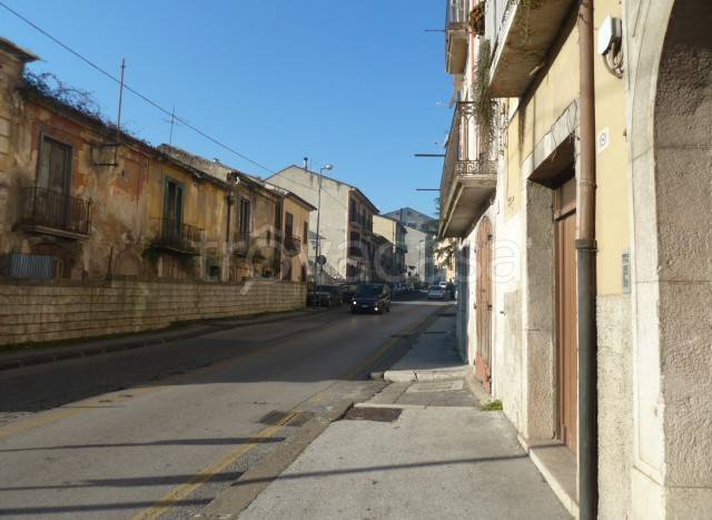 negozio in vendita ad Avellino