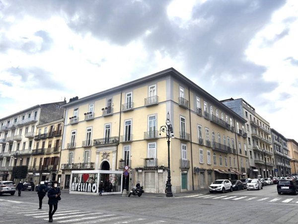 ufficio in vendita ad Avellino in zona Centro Città