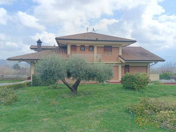 casa indipendente in vendita ad Avellino