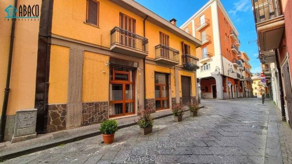 negozio in vendita ad Avellino