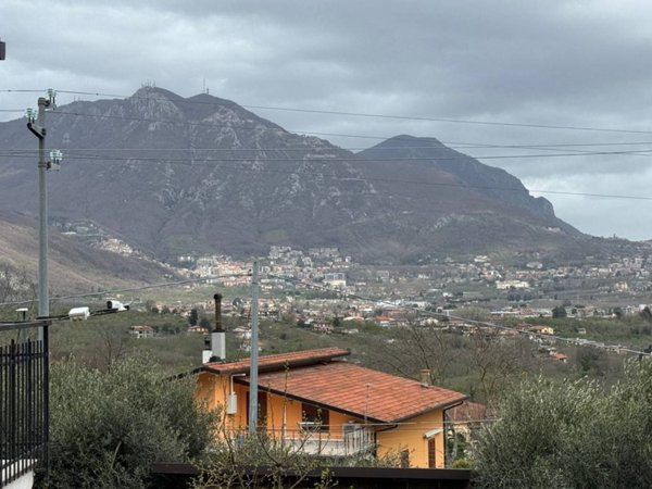 casa indipendente in vendita ad Avellino