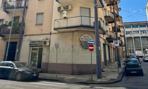 locale commerciale in vendita ad Avellino in zona Centro Città
