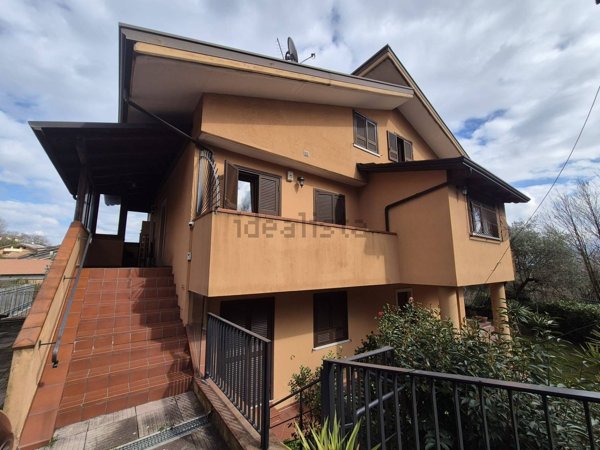 casa indipendente in vendita ad Avellino