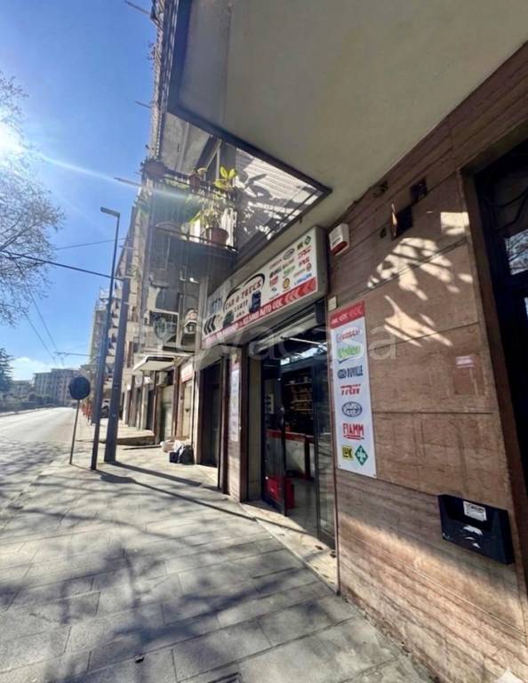negozio in vendita ad Avellino