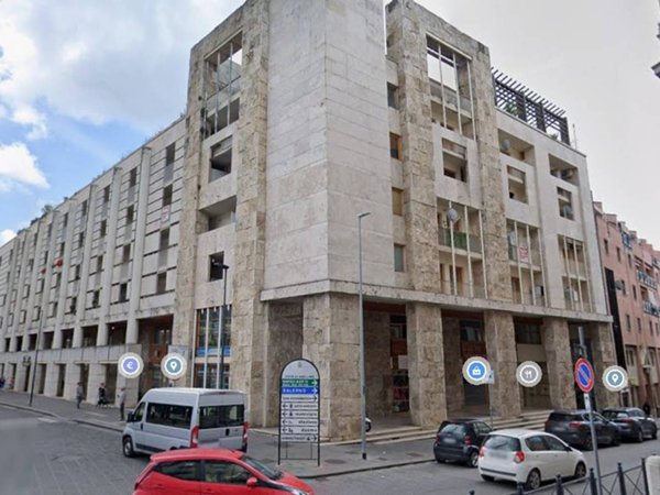 negozio in vendita ad Avellino in zona Centro Città
