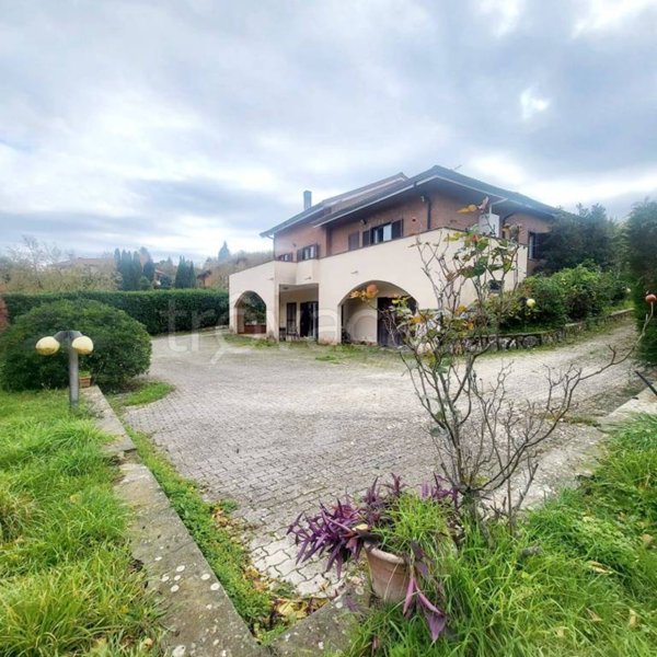 casa indipendente in vendita ad Avellino in zona Centro Città