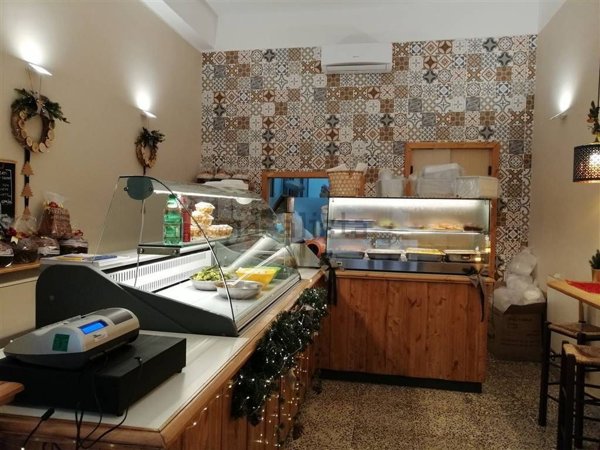 locale commerciale in vendita ad Avellino in zona Centro Città