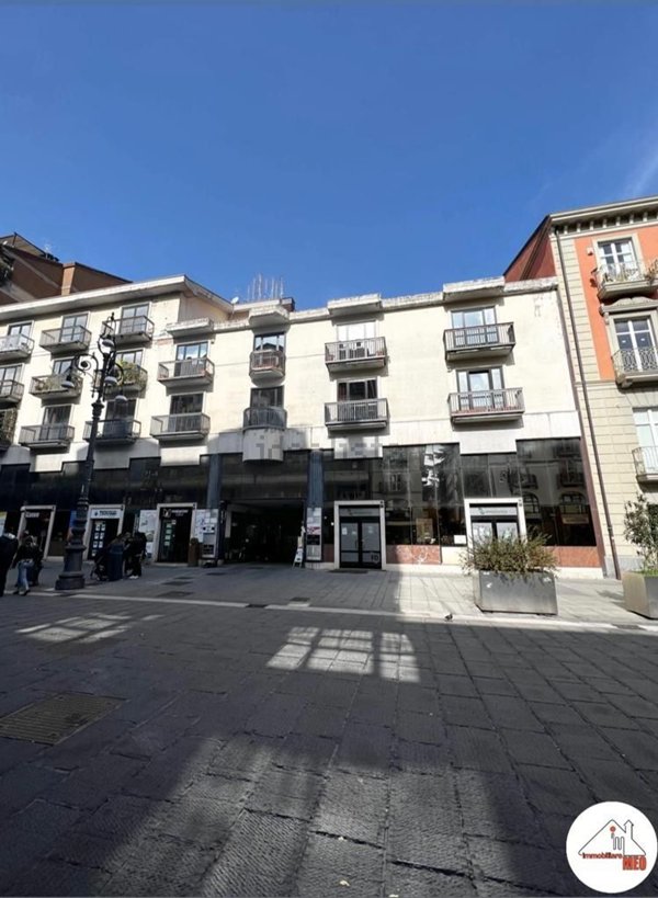 locale commerciale in vendita ad Avellino