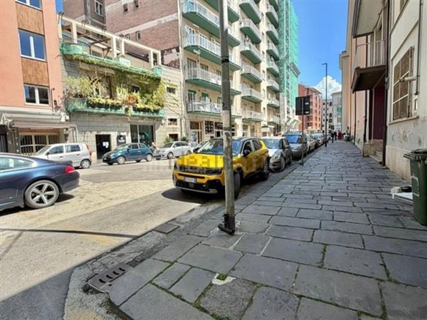 locale commerciale in vendita ad Avellino
