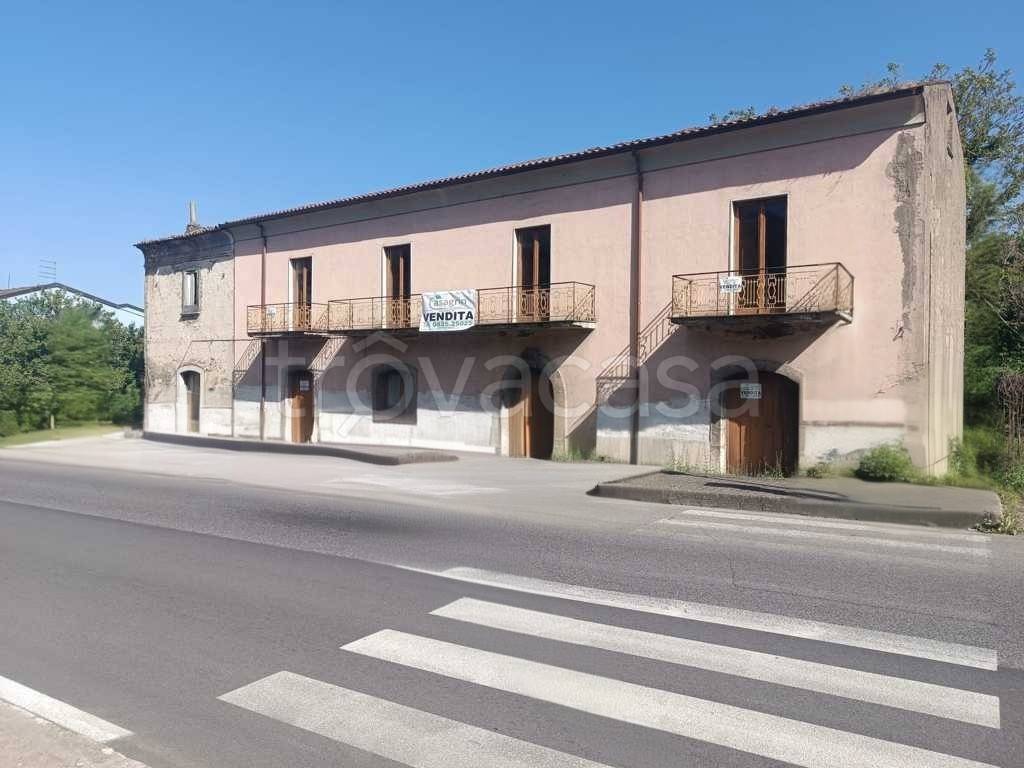 casa indipendente in vendita ad Avellino in zona Centro Città