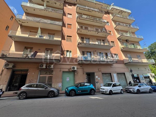 negozio in vendita ad Avellino