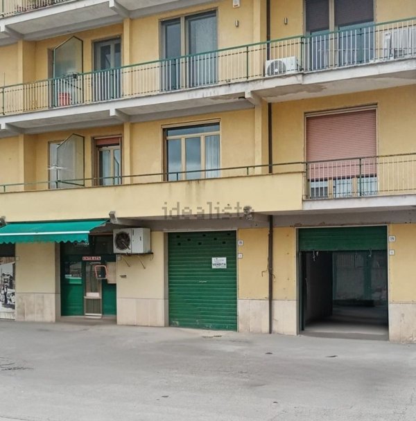 locale commerciale in vendita ad Avellino