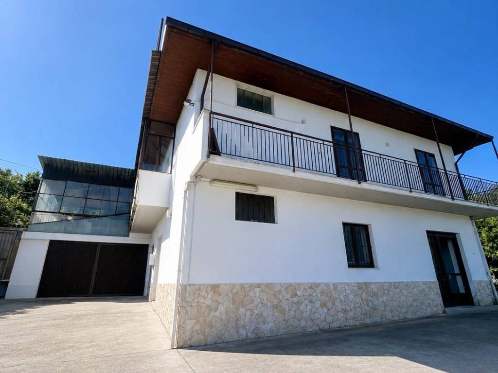 casa indipendente in vendita ad Avellino
