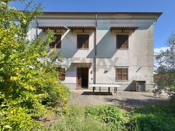 casa indipendente in vendita ad Avellino in zona Valle-Ponticelli