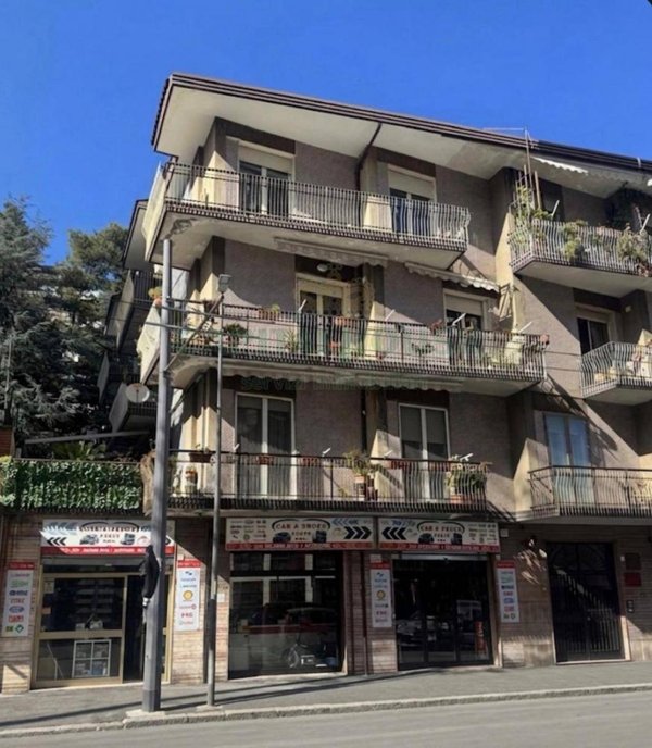 locale commerciale in vendita ad Avellino