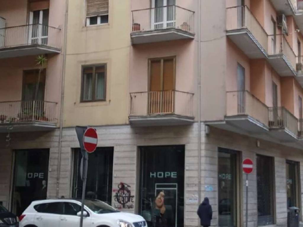 negozio in vendita ad Avellino in zona Centro Città