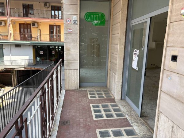 negozio in vendita ad Avellino