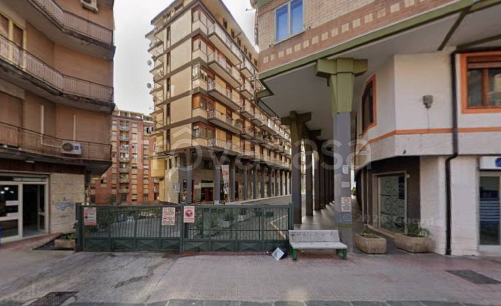 locale di sgombero in vendita ad Avellino