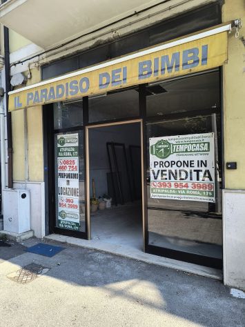 locale commerciale in vendita ad Avellino