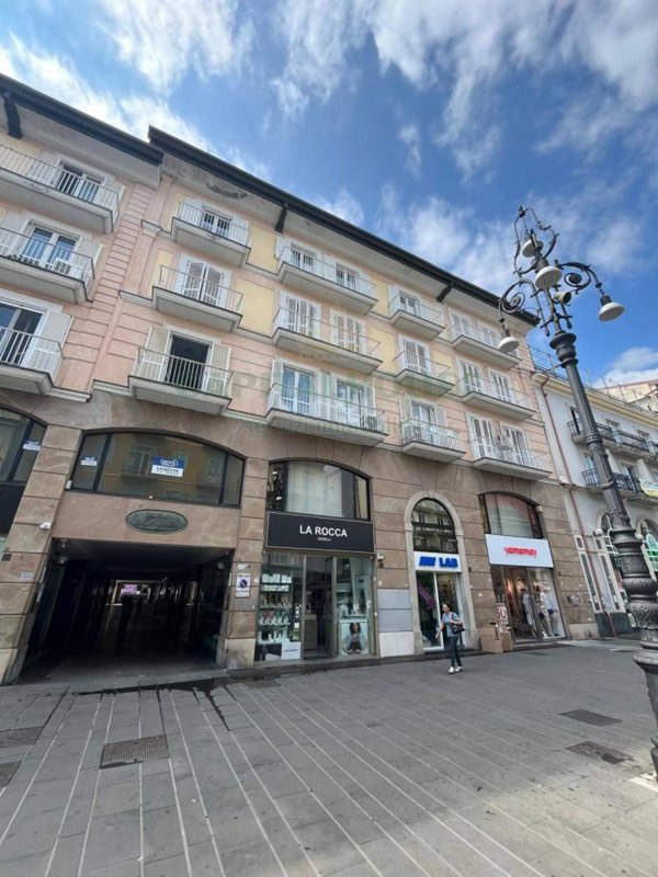 ufficio in vendita ad Avellino in zona Centro Città
