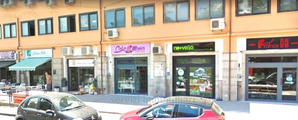 locale commerciale in vendita ad Avellino