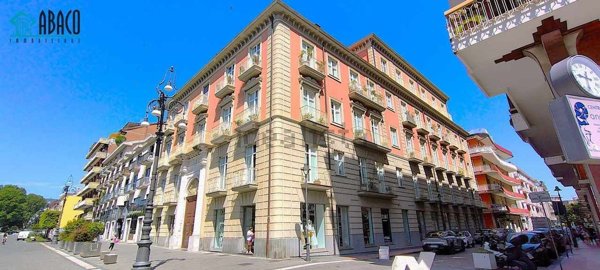 locale commerciale in vendita ad Avellino in zona Centro Città