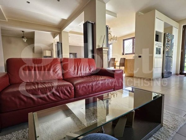 casa indipendente in vendita ad Avellino in zona Pianodardine